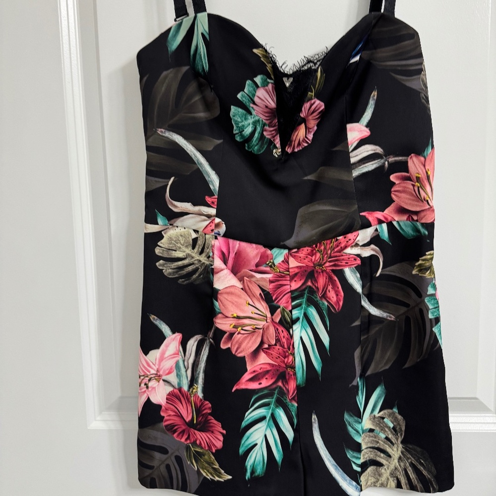 NWT guess one piece strapless short overall, size XS